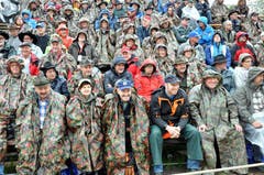 3000 Zuschauer kamen trotz Regen. (Bild: Franz Föhn)