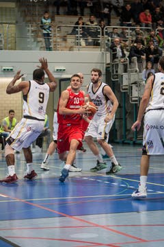 Nemanja Kovacevic von SCB am Ball. (Bild: Manuela Jans- Koch)
