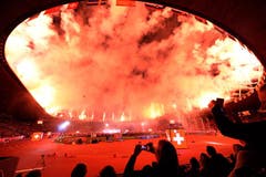Mit einem fulminanten Feuerwerk wurde die Leichtathletik-Europameisterschaft im Zürcher Letzigrund eröffnet. (Bild: Keystone)