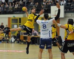 Der Altdorfer Nicolai Christensen (am Ball) erzielte mehrere Treffer. (Bild: Urs Hanhart / UZ)