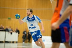 Tom Hofstetter zog im Rückraum Mitte die Fäden und zeigte eine starke Leistung. (Bild: Dominik Wunderli (Neue LZ))