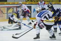 Der Berner Flurin Randegger trifft. (Bild: Keystone)