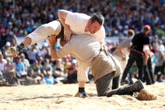 Jonas Brun (rechts) gegen Andi Imhof. (Bild: Philipp Schmidli / Neue LZ)