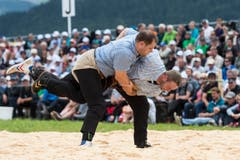 Der fÜhrende Stefan Studer, unten, erleidet eine Niederlage gegen Andreas Ulrich im 4. Gang. (Bild: kEYSTONE / ALESSANDRO DELLA VALLE)