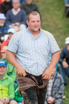 Der spätere Sieger Sven Schurtenberger im 1. Gang. (Bild: Urs Flüeler, Keystone / Rigi Staffel, 09.07.2017)