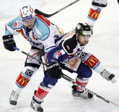 Fabian Schnyder (rechts) gegen Thomas Büsser. (Bild: Keystone)