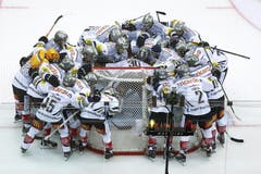 EVZ-Spieler vor Spielbeginn. (Bild: Keystone)