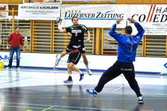 Pascal Willisch erzielt einen Treffer. (Bild: Remo Nägeli / Neue LZ)