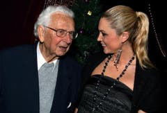 Walter Roderer mit Jennifer Ann Gerber an der Premiere des Zirkus Salto Natale 2009. (Bild: Archiv Neue LZ)