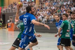 HCK-Spieler Boris Stankovic beim Abschluss. (Bild: Boris Bürgisser / Neue LZ)