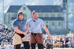 Philipp Laimbacher (rechts) gegen Matthias Glarner. (Bild: Keystone / Urs Flüeler)