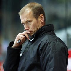 EV Zug Assistenztrainer Waltteri Immonen während dem Meisterschaftsspiel. (Bild: Keystone)