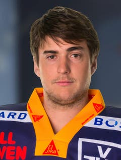 # 77 Robin Grossmann, Note 5 Ja, er ist weniger produktiv als im Vorjahr. Aber würde er an der Stelle Sondells im ersten Powerplay spielen, hätte auch er schon 20 Punkte. Defensiv stark. 23 Spiele, 2 Tore/5 Assists, Plus-9-Bilanz, 16 Strafminuten. (Bild: PD)