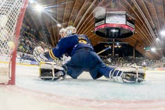 HCD-Torhüter Gilles Senn bleibt nur das Nachsehen. (Bild: Andy Müller / Freshfocus)