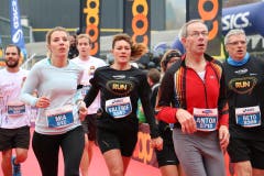 Bilder von unterwegs: Eindrücke von der Laufstrecke und auf Nebenschauplätzen. (Bild: Ramona Geiger/Claude Hagen/LZ)