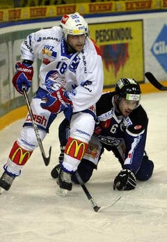 Corsin Casutt (rechts) gegen Daniel Schnyder. (Bild: Keystone)
