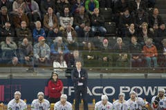 Biels Trainer Kevin Schläpfer war mit der Leistung seiner Mannschaft nicht zufrieden. (Bild: Keystone)