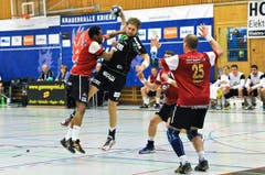 HCK-Spieler Daniel Baverud beim Abschluss. (Bild: Remo Nägeli / Neue LZ)