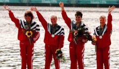 Ingrid Haralamow, Daniela Baumer, Sabine Eichenberger und Gabi Müller (von links), Silber im Kajak-Vierer, 1996 in Atlanta. (Bild: AP / Frank Augstein)
