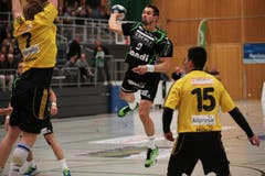 Topskorer Benjamin Steiger beim Abschluss. (Bild: Roger Zbinden/Neue LZ)