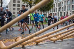 Alphornbläser am Swiss City Marathon. (Bild: Dominik Wunderli)