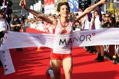 Die Britin Jeska Lauren gewinnt den Marathon bei den Frauen in 2:48.17. (Bild: Nadia Schärli / Neue LZ)