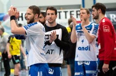 Daniel Fellmann (links) und Yves Mühlebach bedanken sich bei den Fans. (Bild: Eveline Beerkircher / Neue LZ)
