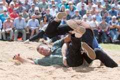Martin Grab, unten, und Thomas Zaugg, oben, im 4. Gang. (Bild: KEYSTONE/Urs Flueeler)
