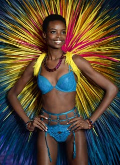 Bunt wie der Karneval in Brasilien: Maria Borges. (Bild: Keystone)