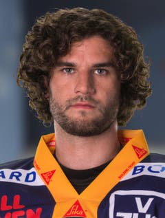 # 18 Dominik Schlumpf, Note 5 Firmiert als Sicherheitsnetz für den sehr offensiv ausgerichteten Nebenmann Sondell. Physisch stark und mit einer sehr tiefen Fehlerquote. 23 Spiele, kein Tor/4 Assists, Plus-7-Bilanz, 4 Strafminuten. (Bild: PD)