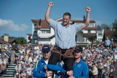 Andreas Ulrich gewinnt das Schwyzer Kantonale in Schindellegi. (Bild: Pius Amrein / Neue LZ)