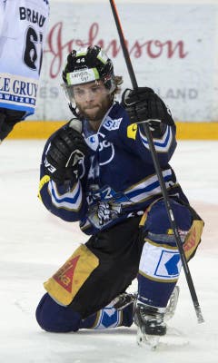 Rob Schremp vom EV Zug jubelt. (Bild: Keystone)