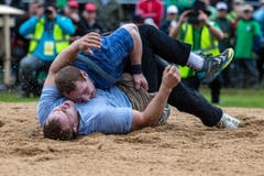 Joel Wicki (oben) gegen Christian Schuler im Schlussgang. (Bild: Philipp Schmidli)