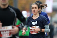 Die Läuferinnen und Läufer sind unterwegs (Bild: Philipp Schmidli/LZ)