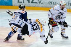 Alessio Bertaggia fliegt durch die Luft. (Bild: Keystone/Urs Flüeler)