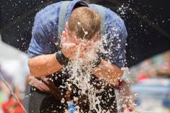 Noch einen Sprutz kühles Wasser. (Bild: Keystone/Urs Flüeler)