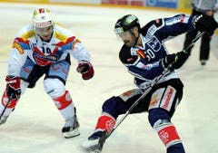 Marcel Jenni (links) gegen Glen Metropolit. (Bild: Keystone)