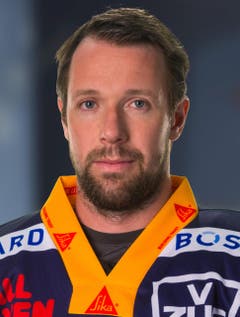 #17 Emanuel Peter, Note 4 Der Routinier fehlte sechs Wochen verletzt – und nun dauert es, bis er seine Drehzahl erreicht. Muss sich vorab am Bully deutlich steigern (41 Prozent). 11 Spiele, 2 Tore/1 Assist, Minus-5-Bilanz, 4 Strafminuten. (Bild: PD)