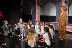 Momo: Die fantastische Geschichte von Michael Ende über die Zeit, sehr tief, philosophisch und wie gewohnt gekonnt und kindergerecht umgesetzt. Fotoprobe im Kinder-Musical-Theater Storchen, Magnihalden 7, 9000 Sankt Gallen. (Bild: Hanspeter Schiess)