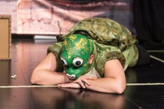 Momo: Die fantastische Geschichte von Michael Ende über die Zeit, sehr tief, philosophisch und wie gewohnt gekonnt und kindergerecht umgesetzt. Fotoprobe im Kinder-Musical-Theater Storchen, Magnihalden 7, 9000 Sankt Gallen. (Bild: Hanspeter Schiess)