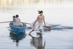 6. Juli: Happening am See mit Gisa Frank. (Bild: Hanspeter Schiess)