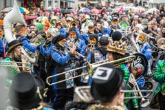 Bohl vor dem Waaghaus Start St.Galler Fasnacht 2018 mit Guggen und Plakatenthüllung. (Bild: Hanspeter Schiess)