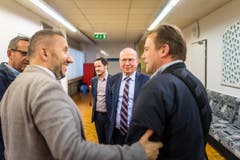 Muslime im Alltag - Rundgang durch die Moschee in Oberuzwil mit RR FŠssler (Bild: Michel Canonica)