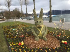 Kreative Bepflanzung am Carl-Spitteler-Quai in Luzern: Der von der Stadtgärtnerei gestaltete Osterhase. (Bild: pd)