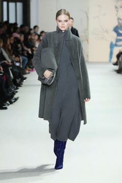 Die Herbst- und Winterkollektion 2018 von Akris, präsentiert an der Pariser Fashion Week. (Bild: Akris)