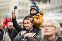 Bohl vor dem Waaghaus Start St.Galler Fasnacht 2018 mit Guggen und Plakatenthüllung. (Bild: Hanspeter Schiess)
