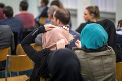 Muslime im Alltag - Rundgang durch die Moschee in Oberuzwil mit RR FŠssler (Bild: Michel Canonica)