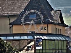 Mit der Dernière der Operette "Wiener Blut" wird in Arth wohl leider auch dieses "Wiener-Prater-Riesenrad" verschwinden. (Bild: Margrith Imhof-Röthlin)