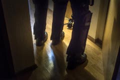 Sondereinheit der Stapo übt in Liegenschaft an der Haldenstrasse (Bild: Michel Canonica)