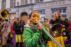 Fasnachtsauftakt 2018 mit der Aguggete beim Vadian Denkmal in der Stadt St. Gallen (Bild: Urs Bucher)
